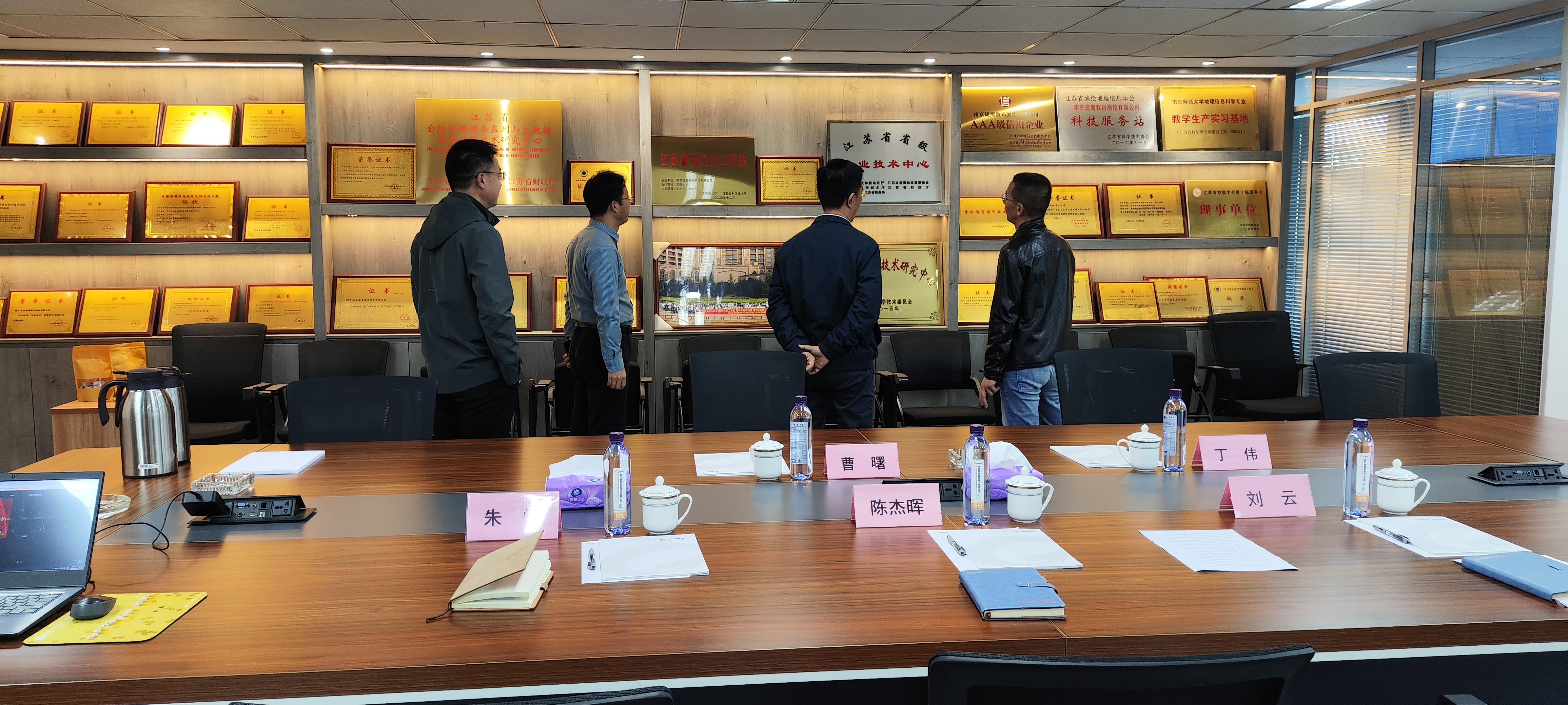 de5a077315.jpg de5a077315.jpg